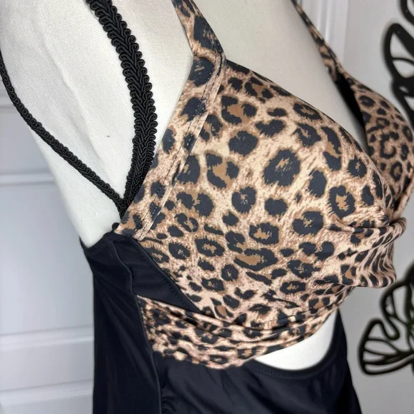 Super Cute Cutout One Piece Swimsuit with Tummy Control - Picture 8 of 16